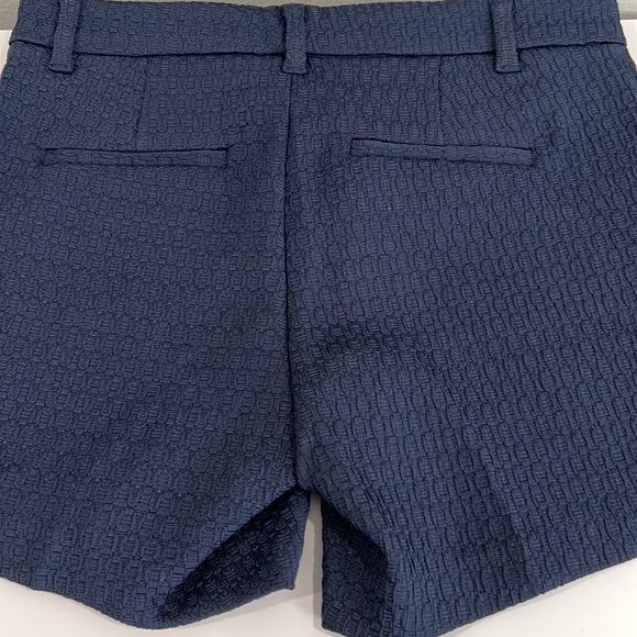 BANANA REPUBLIC - SZ 2 -  BLUE SHORTS - Picture 3 of 6